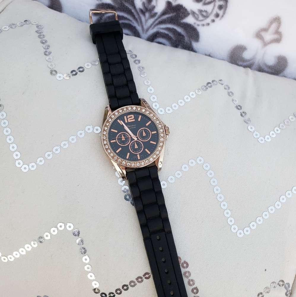 🌺 Charming Charlies Watch 🌺